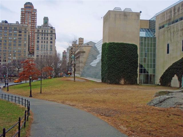 P2170280_edited-1 (Small).jpg - Central Park Behind the Met